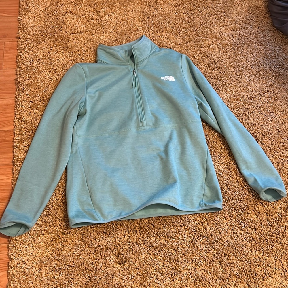 North face half zip pullover, size M